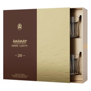 Коньяк Армянский "АРАРАТ НАИРИ" 0.7л. п/у с 2 ст.